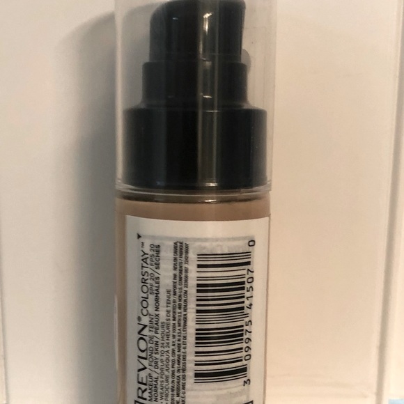 REVLON COLOR STAY 24 HR FOUNDATION FRESH BEIGE~ NEW - Picture 2 of 2